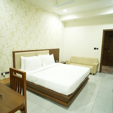 Pam Premium Hotel Vadodara Eksteriør billede