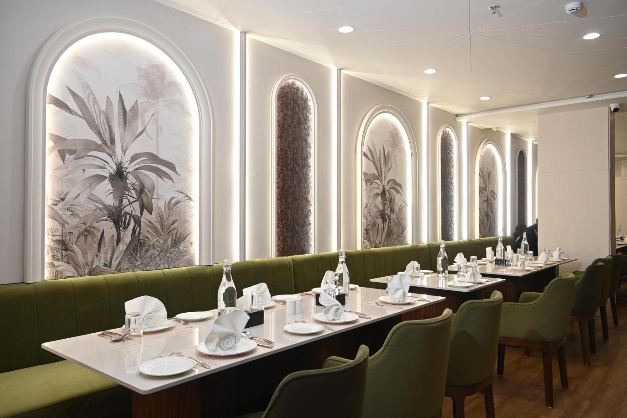 Pam Premium Hotel Vadodara Eksteriør billede