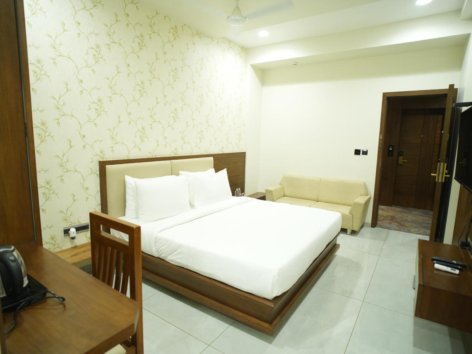 Pam Premium Hotel Vadodara Eksteriør billede